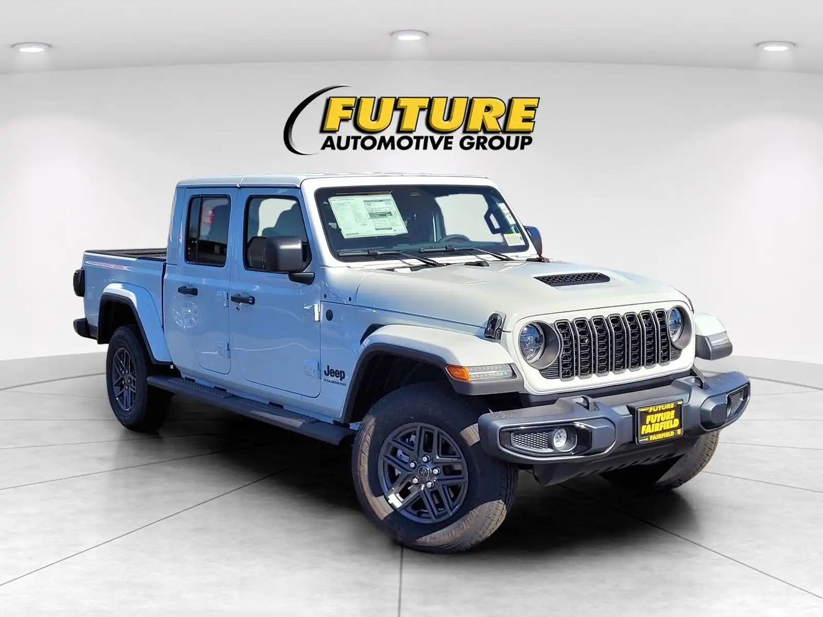 2026 Jeep Gladiator Sport S Auto's photo