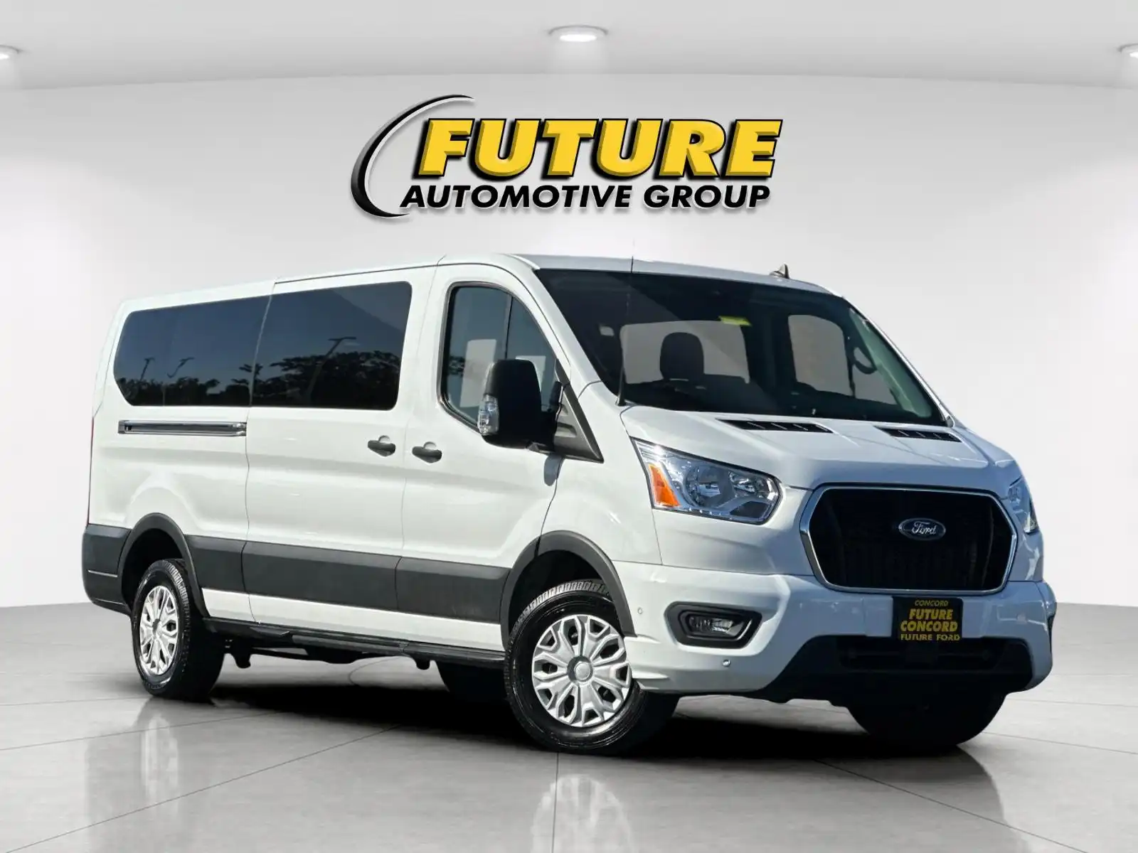 2022 Ford Transit 350 XLT Low Roof Sliding Pass. 148's photo