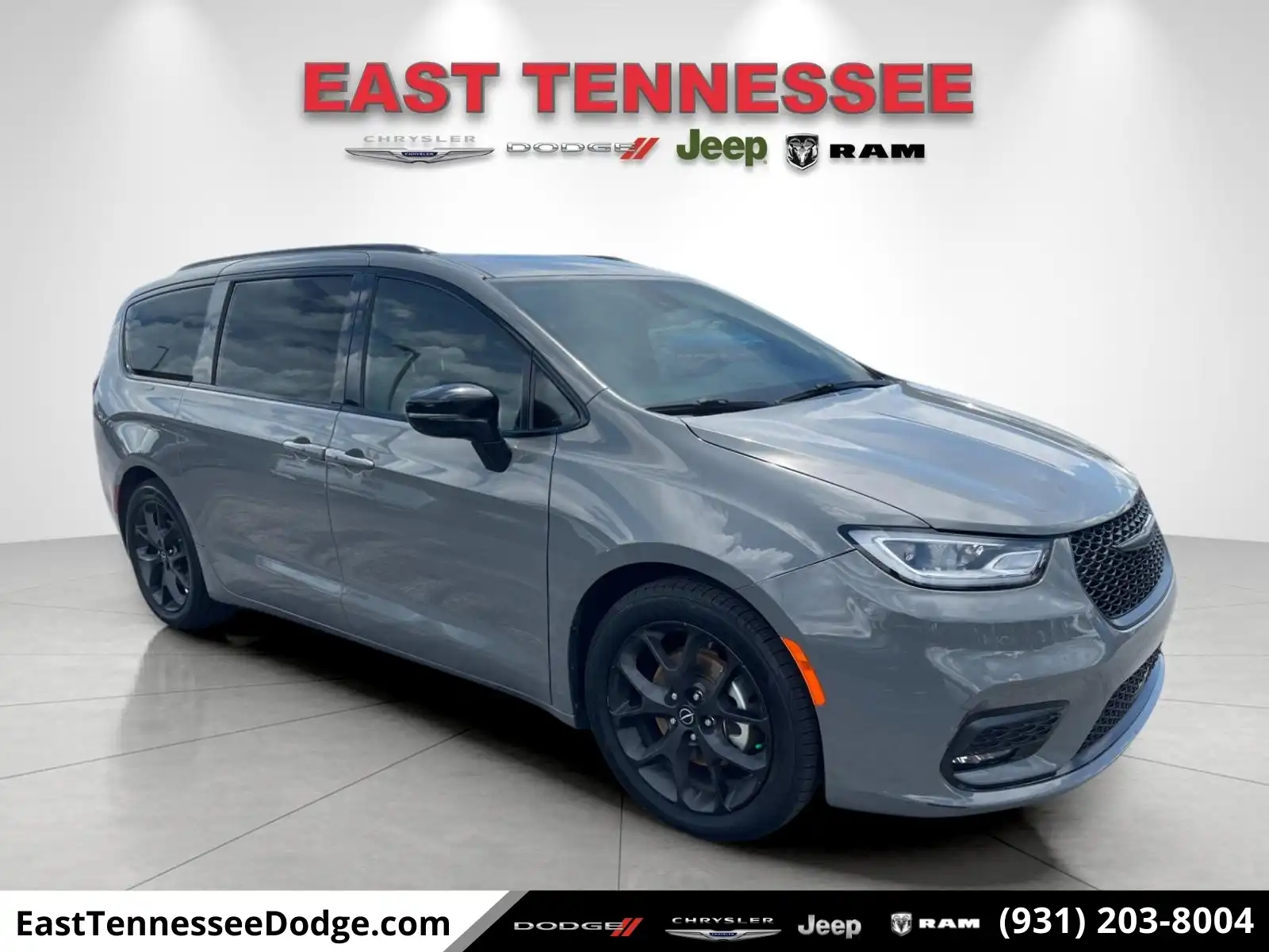 2025 Chrysler Pacifica Limited's photo