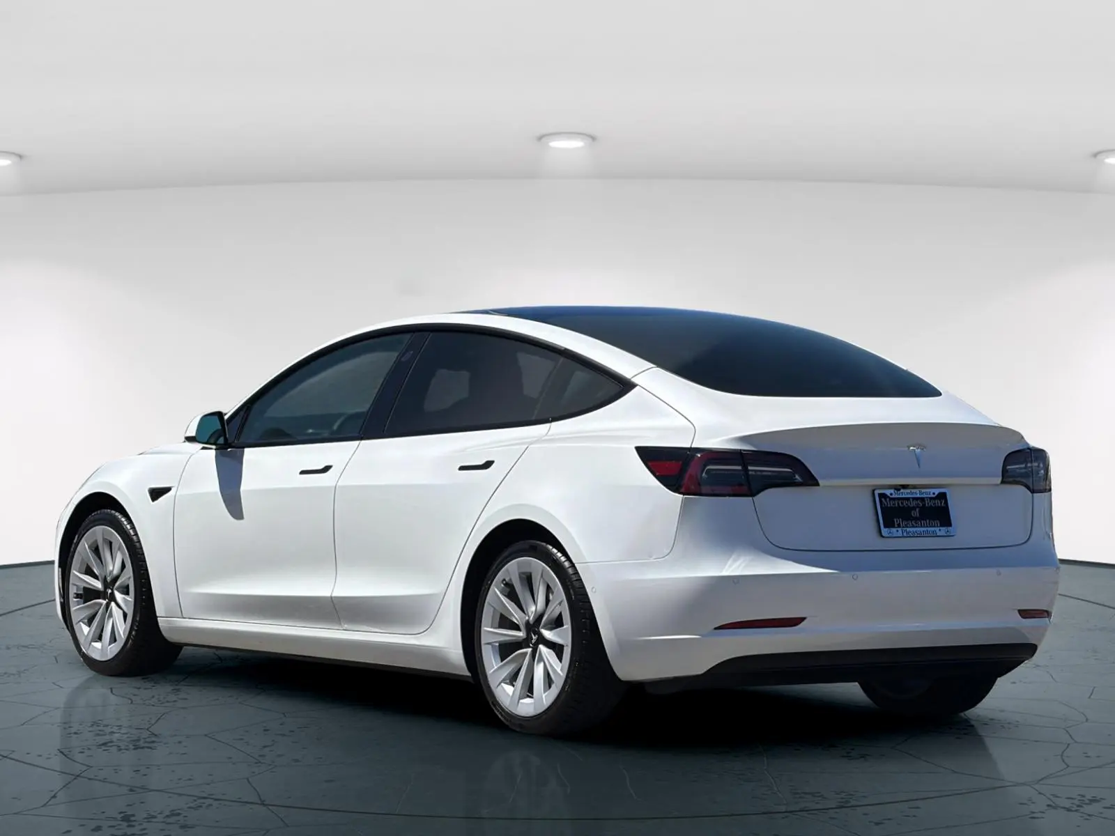 2021 Tesla Model 3 Standard Range Plus photo 5