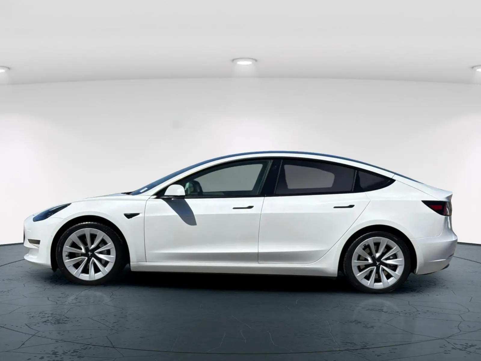 2021 Tesla Model 3 Standard Range Plus photo 4