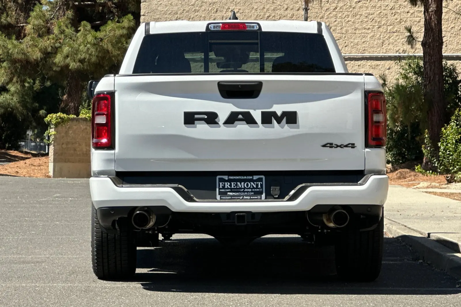 2026 RAM 1500 Express 4x4 Crew Cab 5'7 photo 4