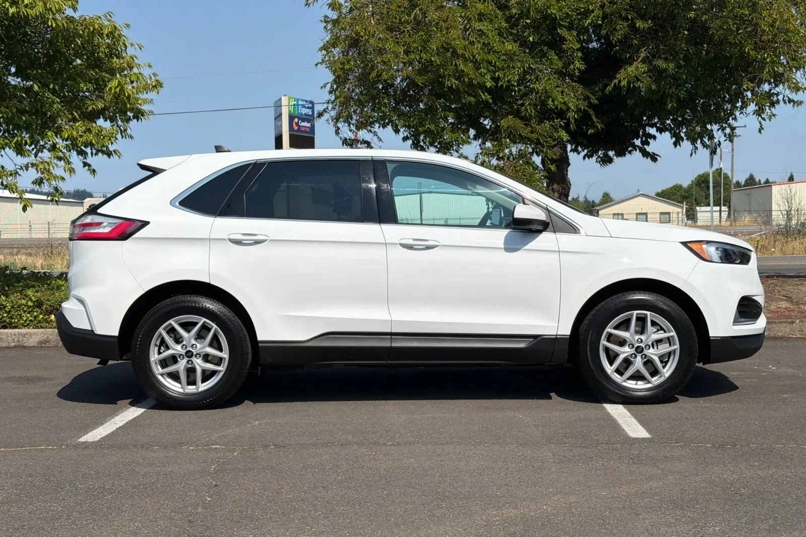 2024 Ford Edge SEL AWD photo 3