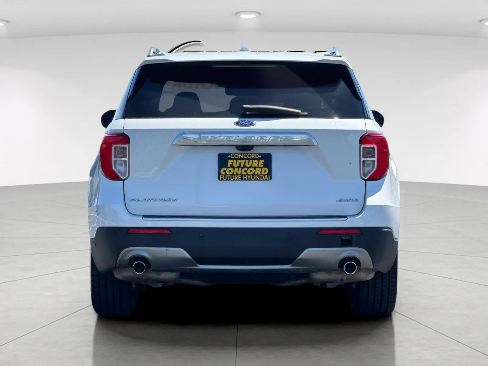 2022 Ford Explorer Platinum HEV photo 4