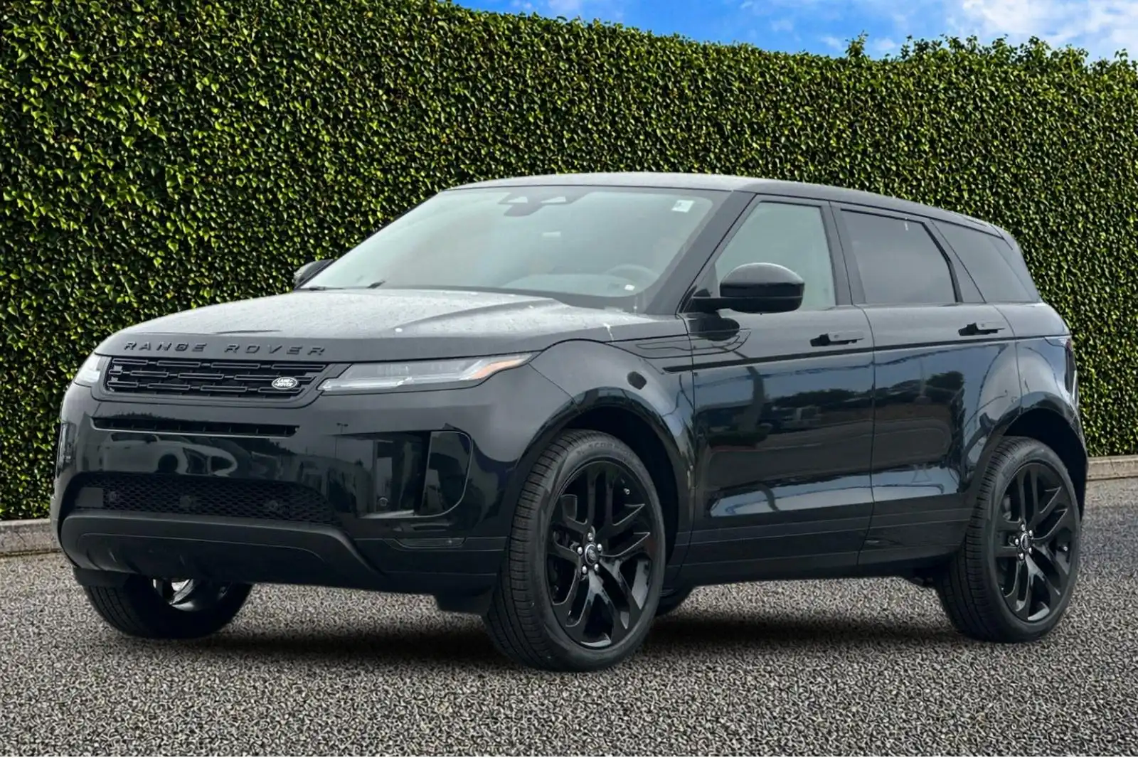 2026 Land Rover Range Rover Evoque S's photo