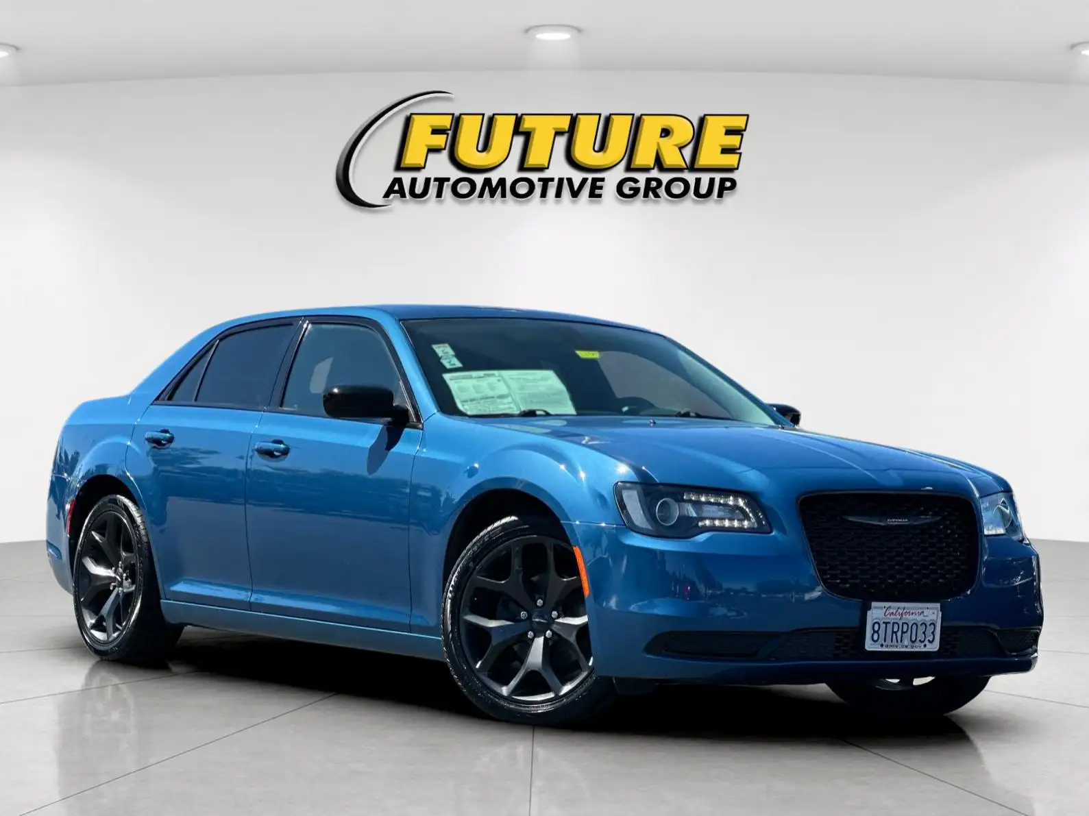 2020 Chrysler 300 Touring's photo