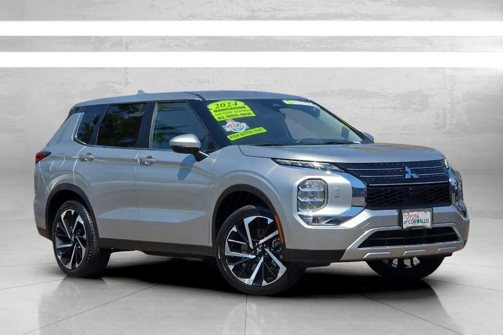 2024 Mitsubishi Outlander SE Black Edition S-AWC's photo