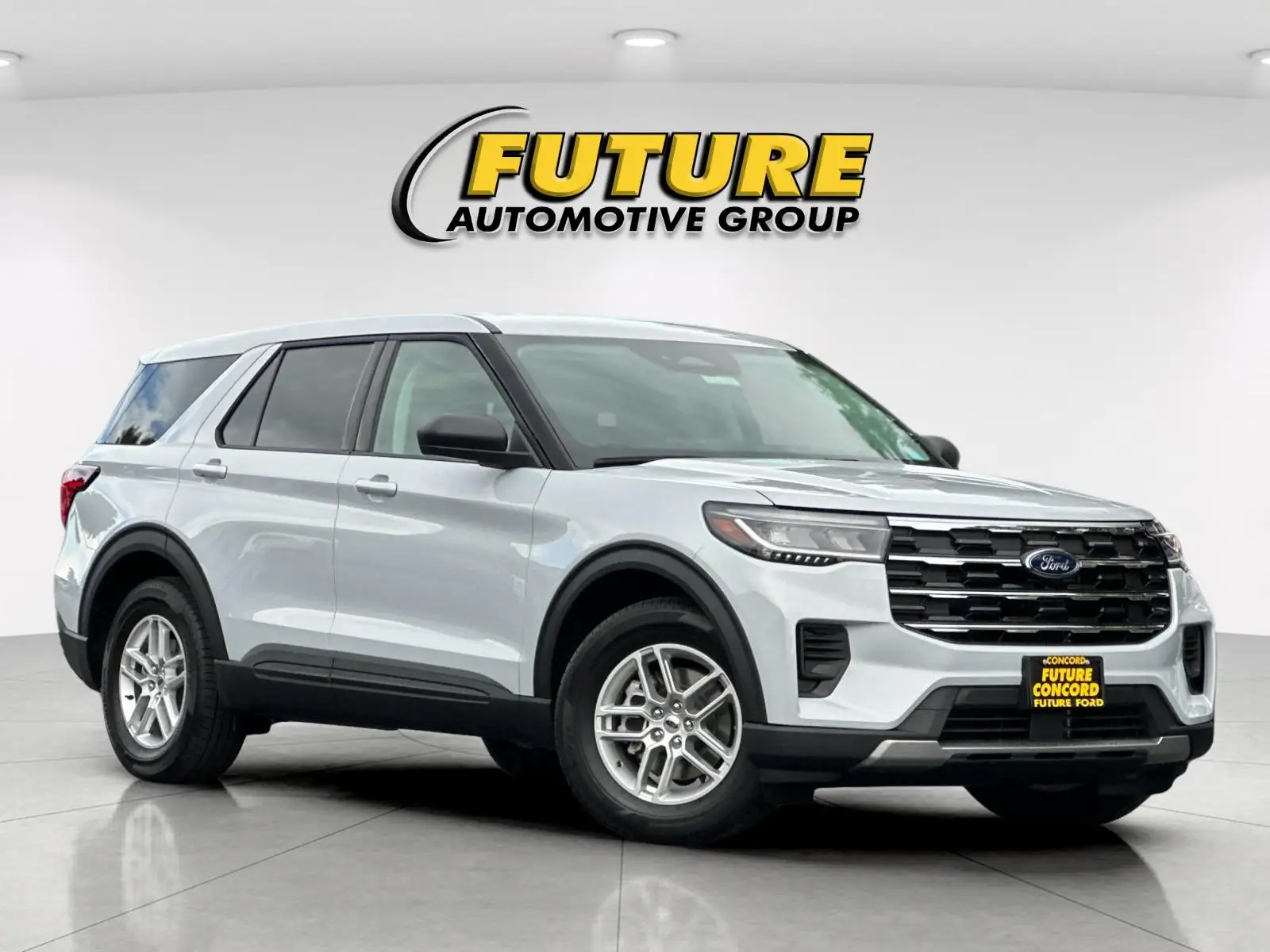 2026 Ford Explorer undefined photo 1