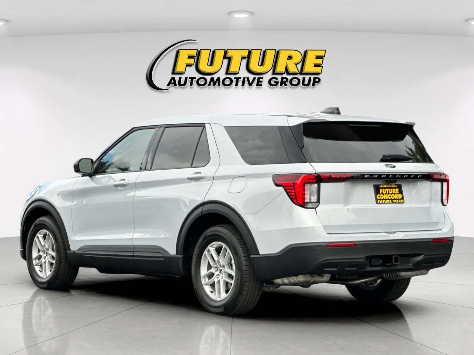 2026 Ford Explorer undefined photo 5