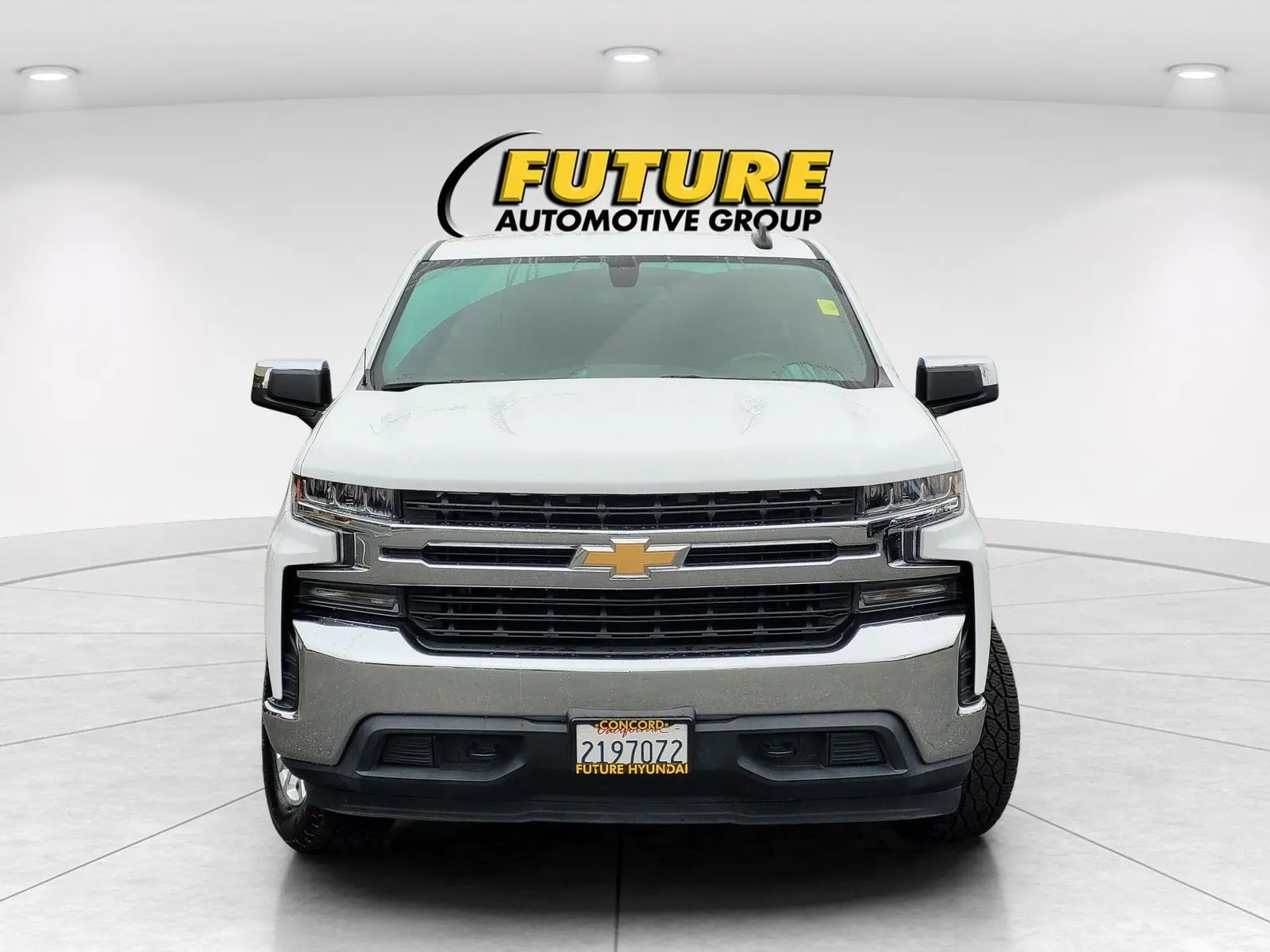 2020 Chevrolet Silverado 1500 LT 4X4 Crew Cab Short Box photo 3
