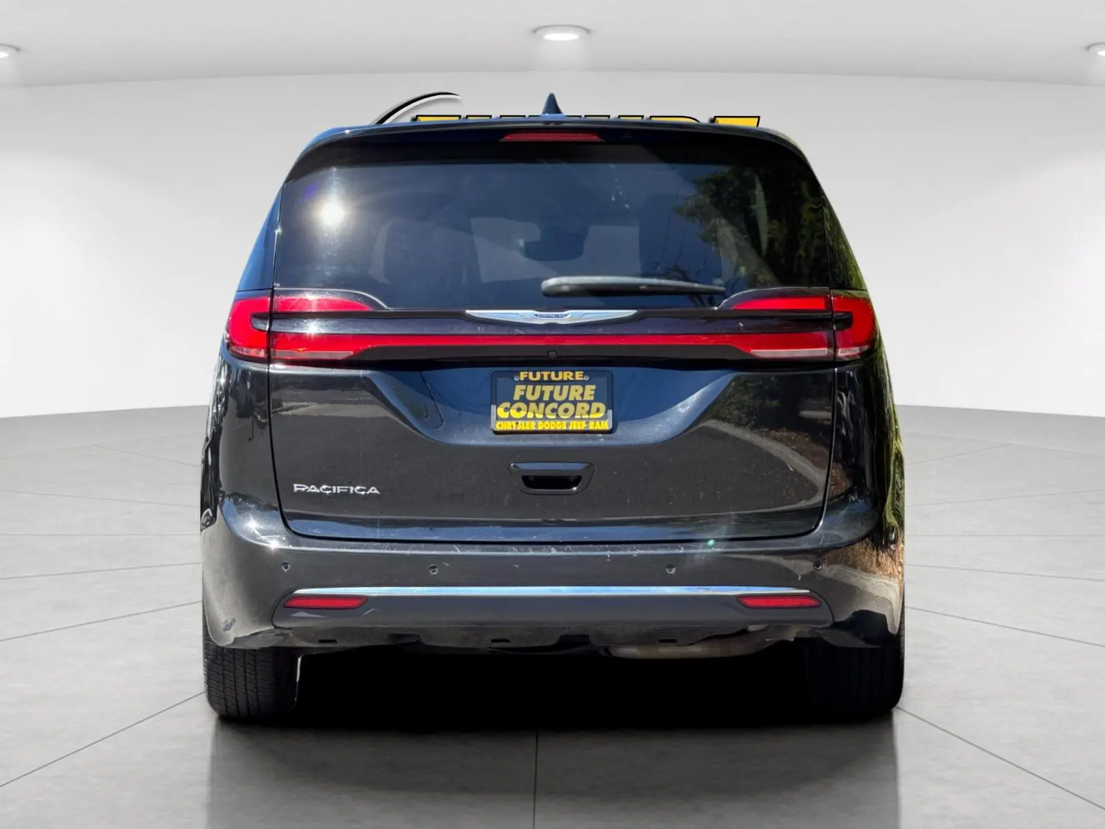 2023 Chrysler Pacifica Touring L photo 5