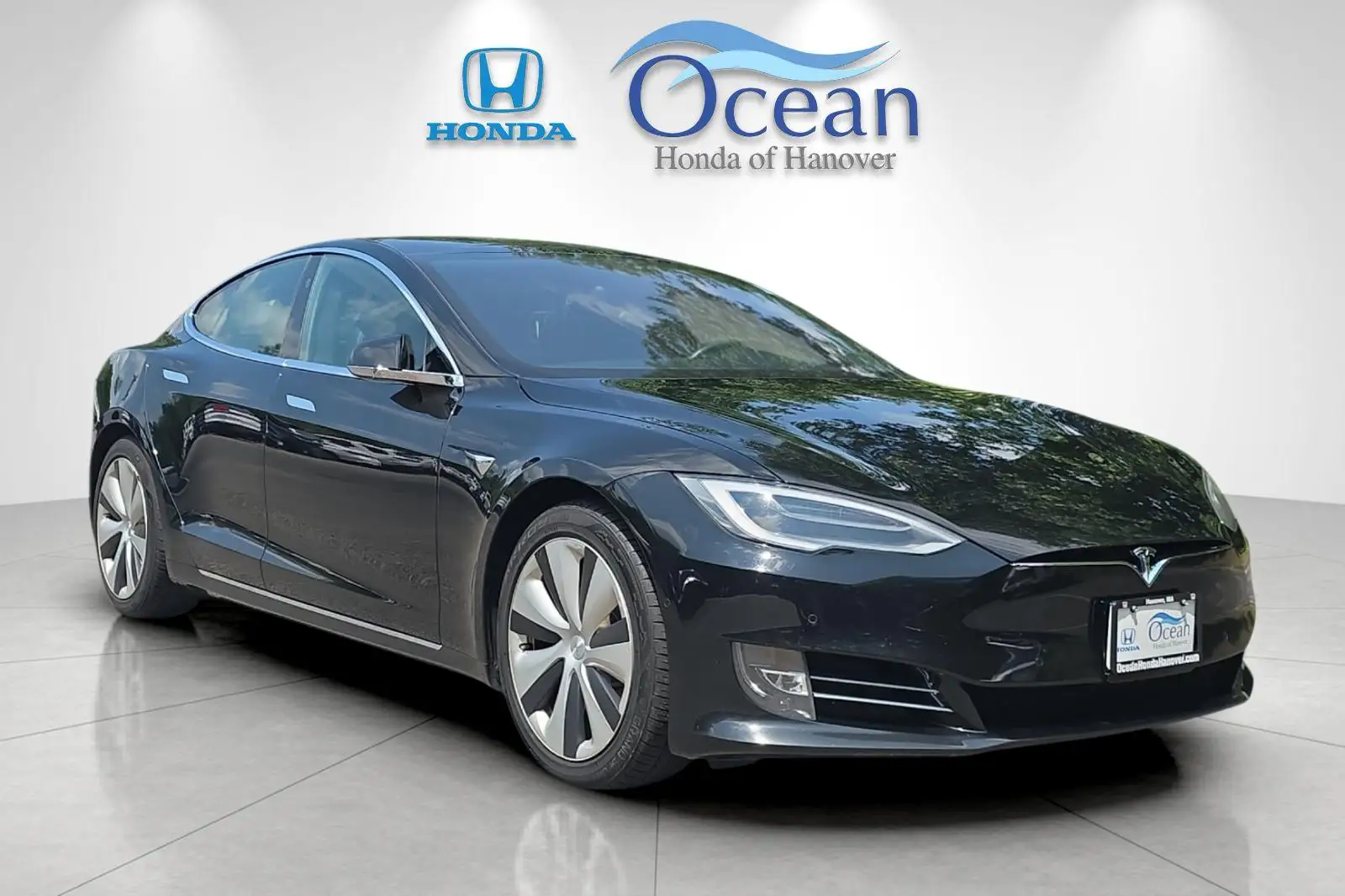 2021 Tesla Model S Long Range Plus photo 1