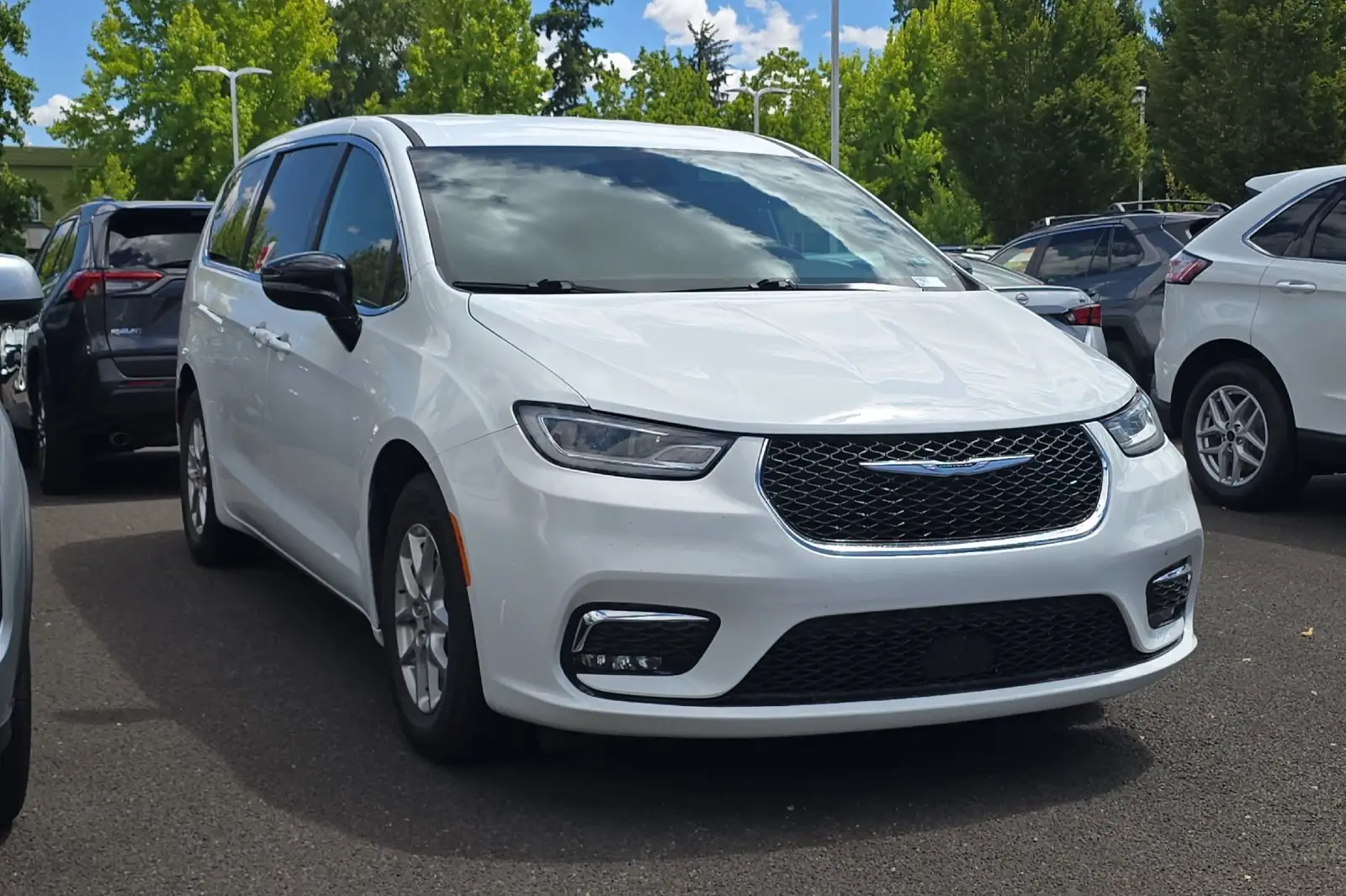 2025 Chrysler Pacifica Select photo 1