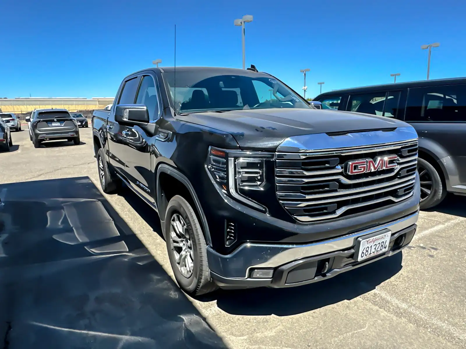2025 GMC Sierra 4WD Crew Cab Short Box SLT's photo