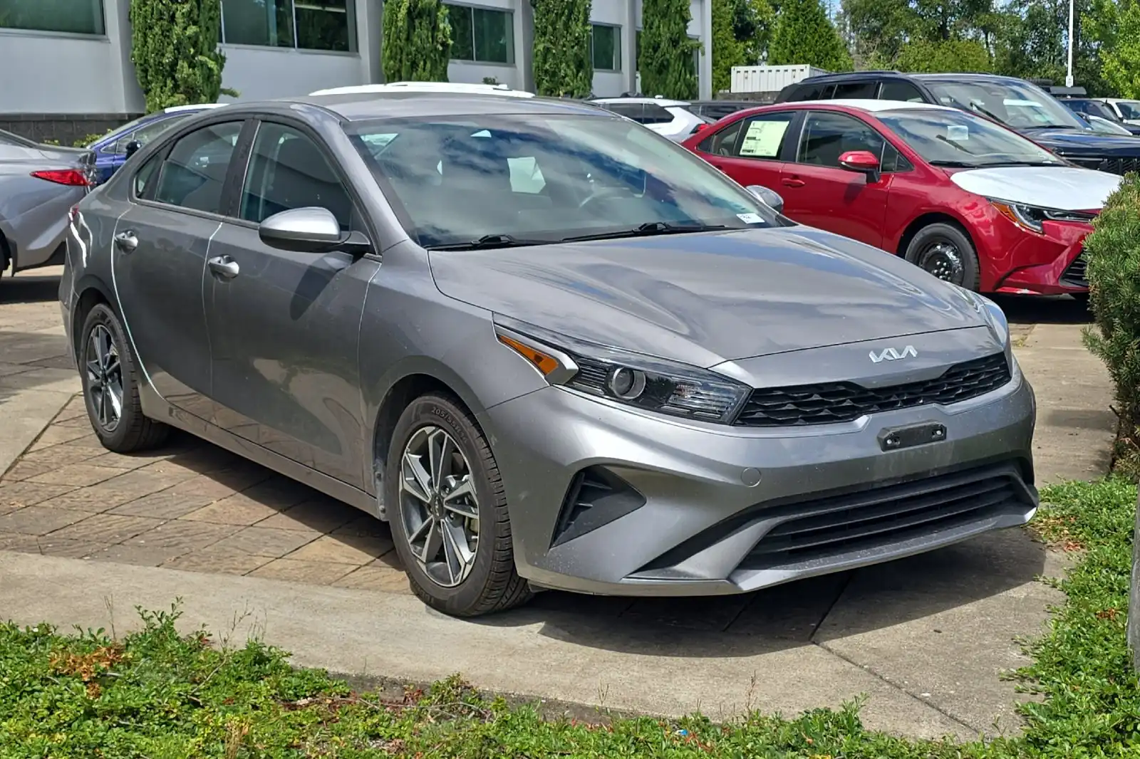 2024 Kia Forte LXS AT's photo
