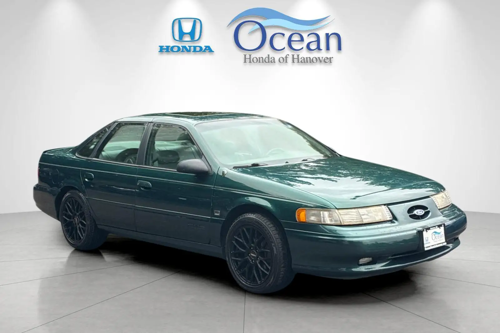 1995 Ford Taurus undefined photo 1