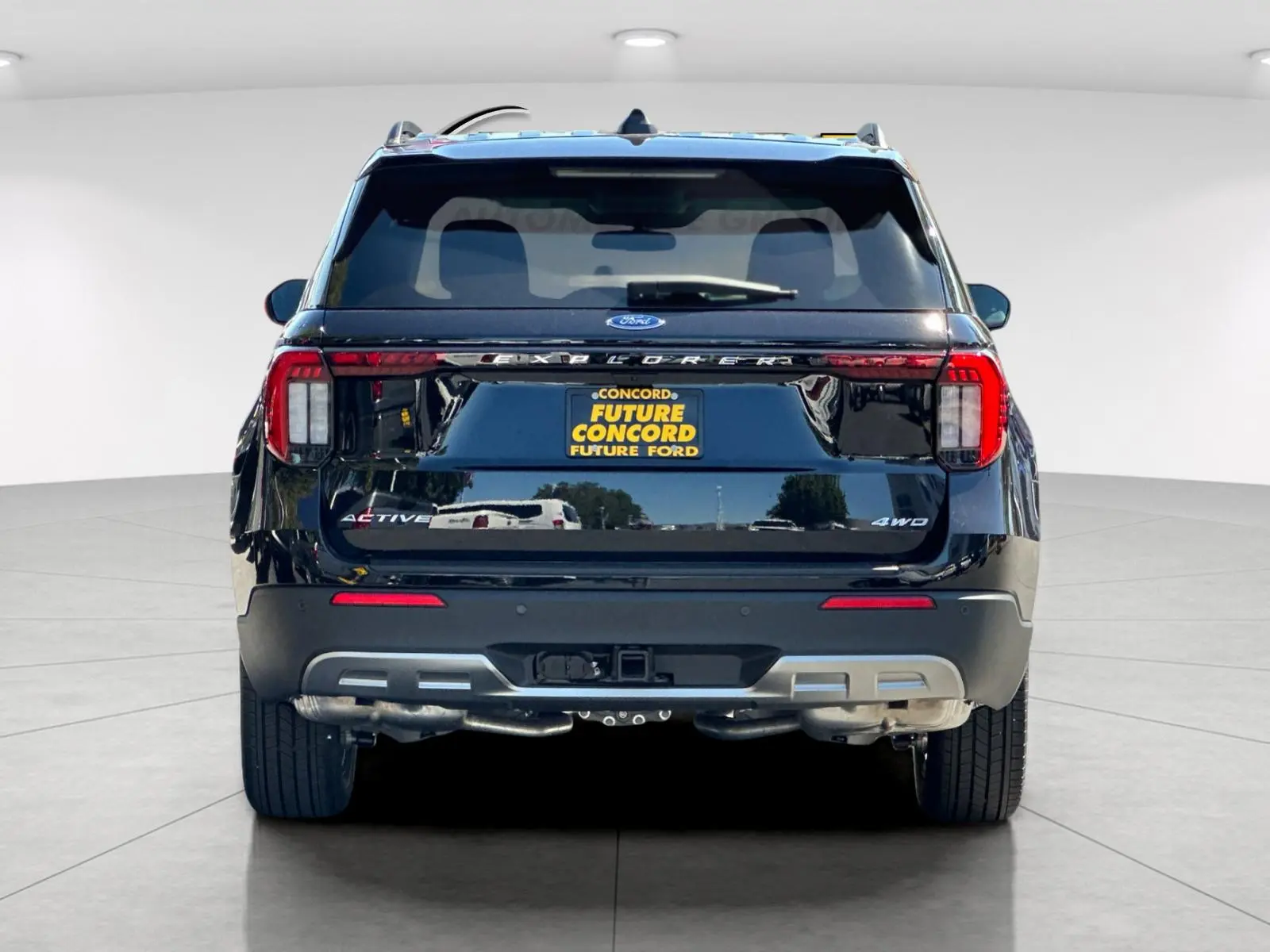 2026 Ford Explorer Active 4WD photo 4