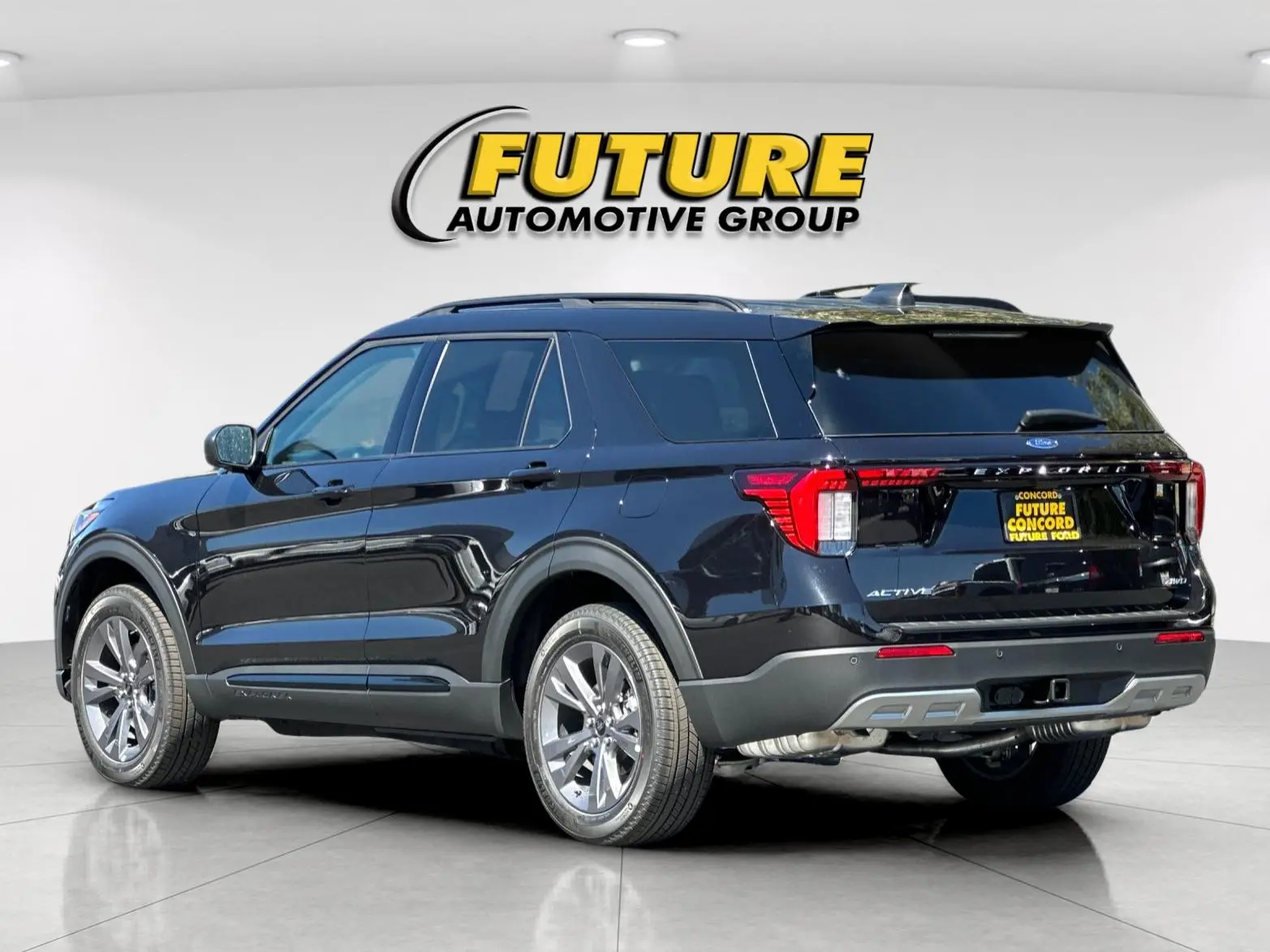 2026 Ford Explorer Active 4WD photo 5
