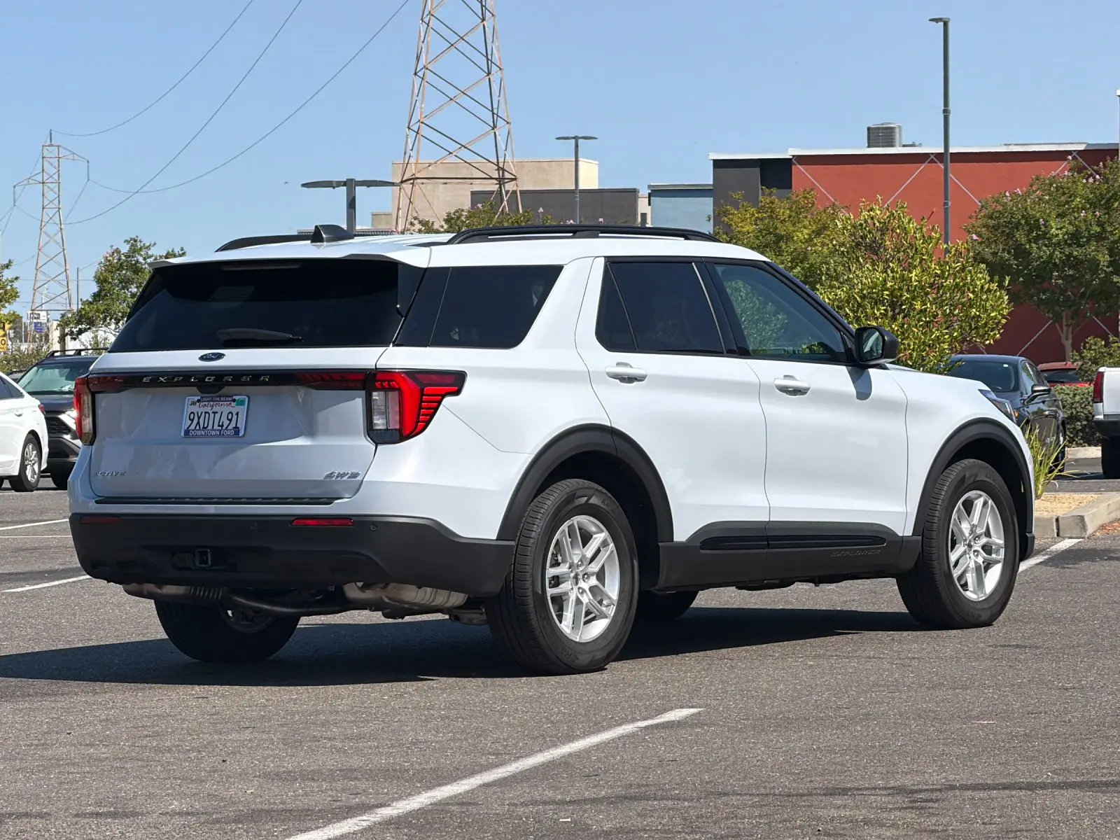 2026 Ford Explorer Active 4WD photo 3