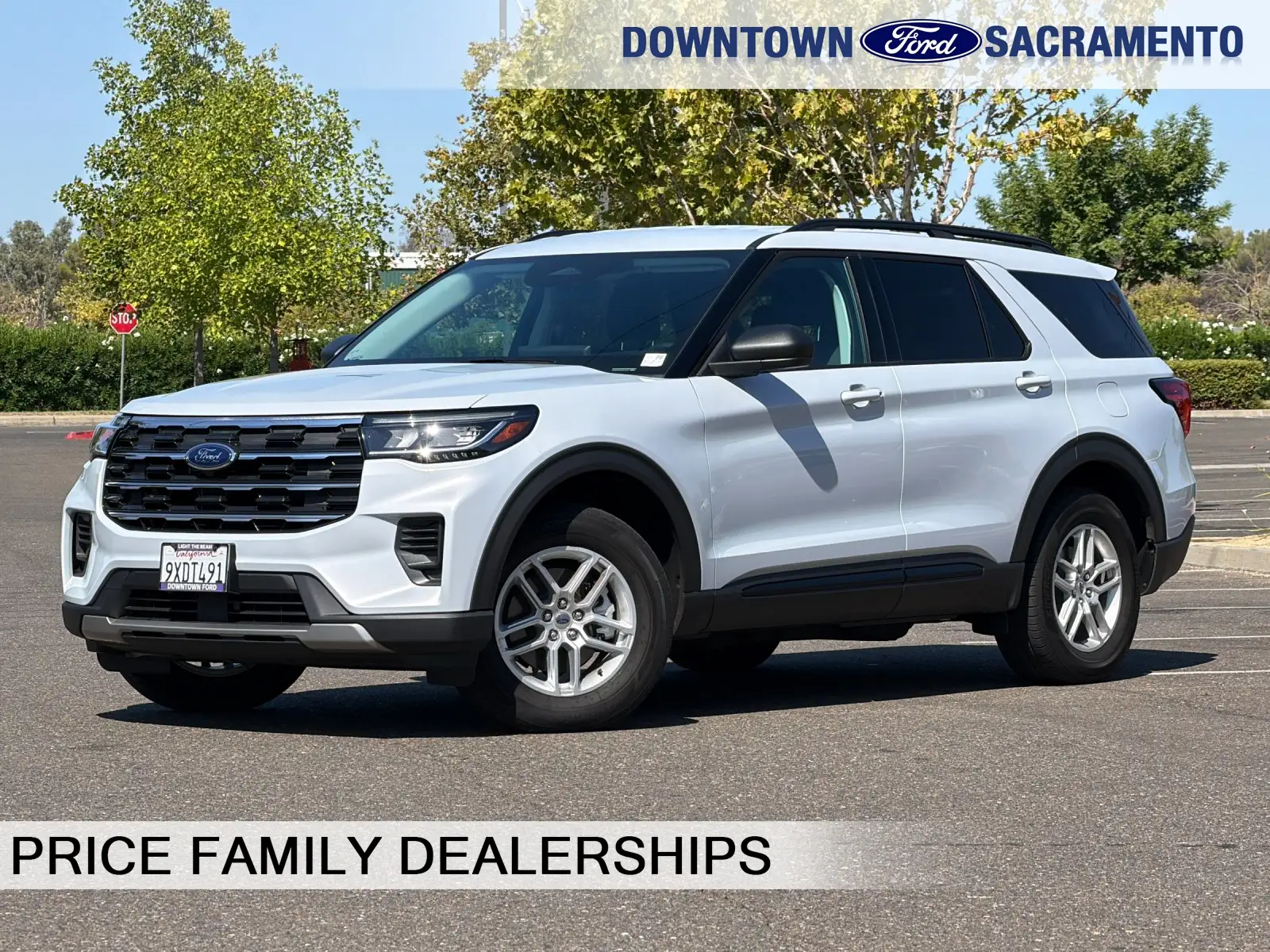 2026 Ford Explorer Active 4WD photo 1