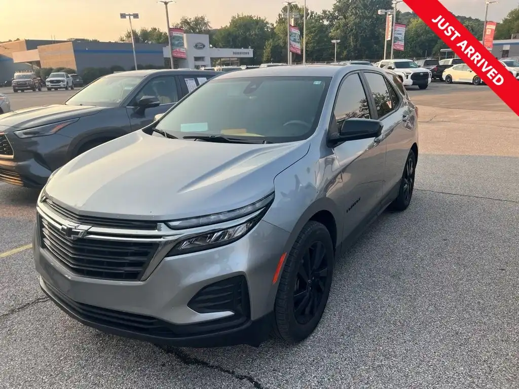2024 Chevrolet Equinox LS's photo