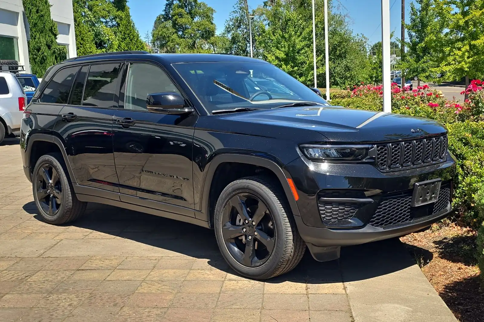 2025 Jeep Grand Cherokee Altitude X 4x4's photo