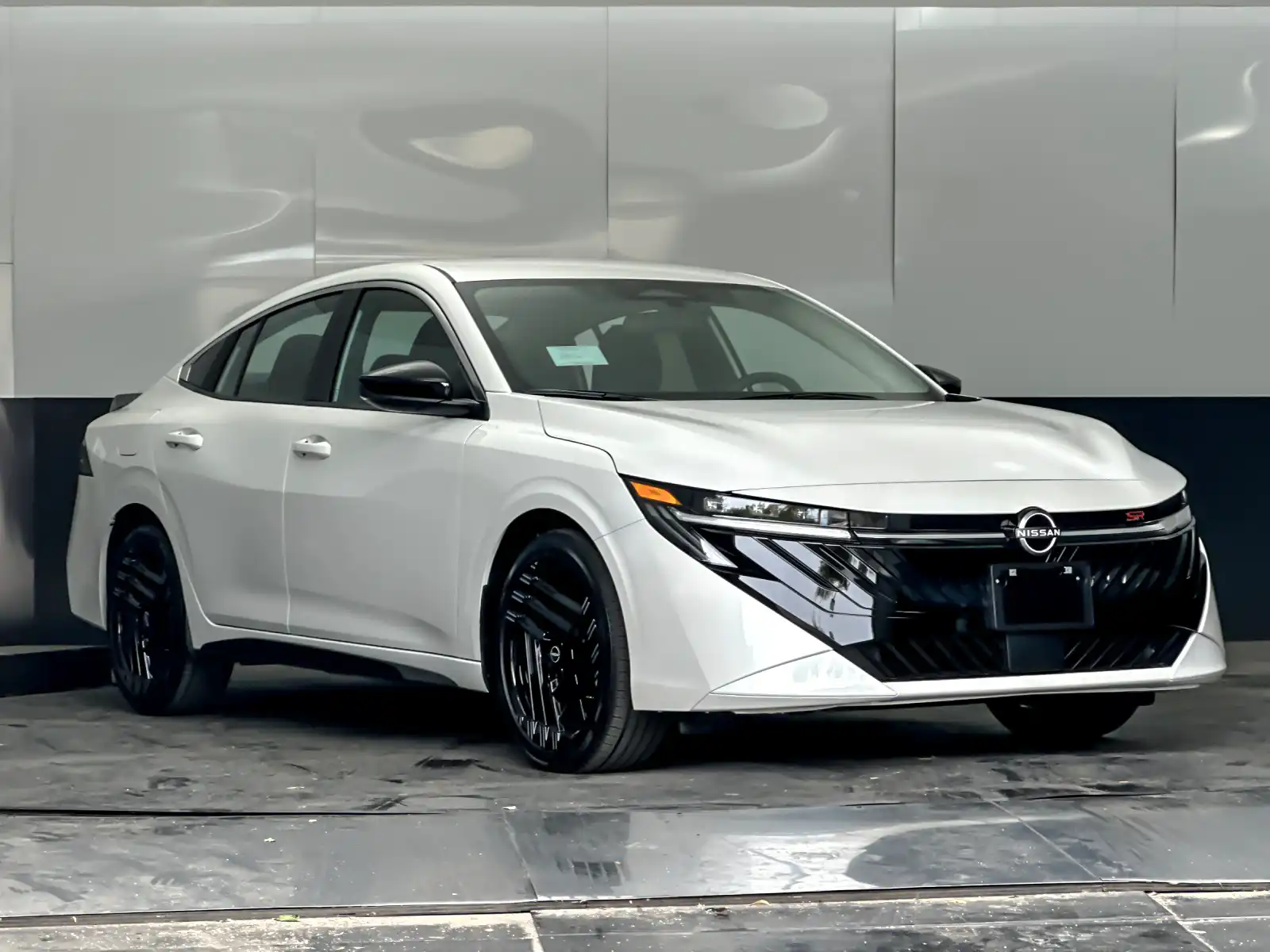 2027 Nissan Sentra SR CVT's photo