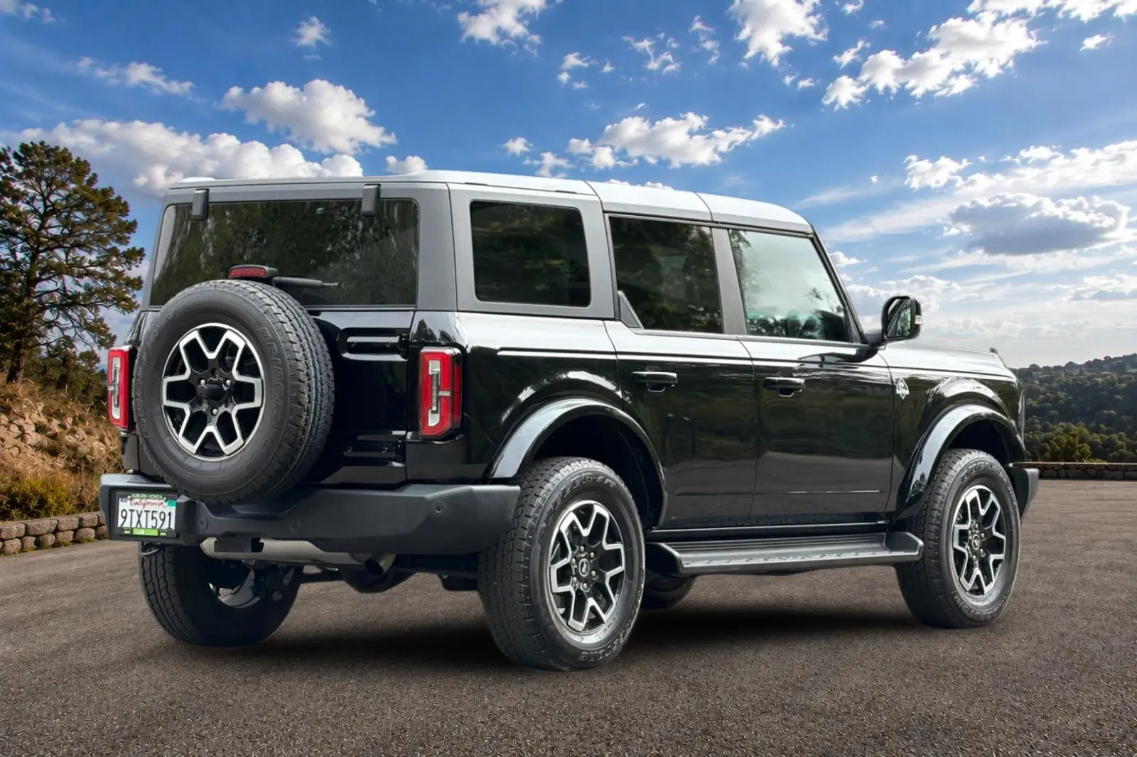 2025 Ford Bronco Outer Banks 4WD photo 4
