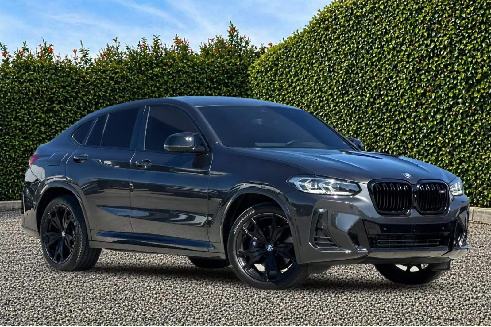 2023 BMW X4 M40i's photo