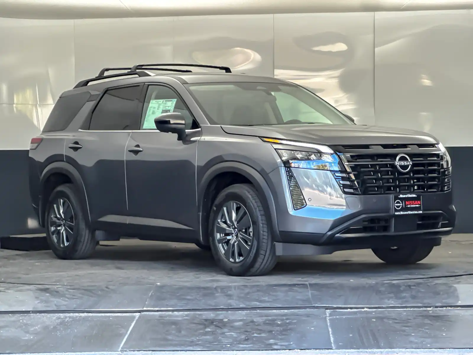 2026 Nissan Pathfinder SV FWD's photo