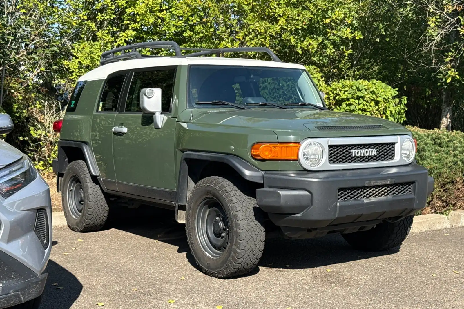 2011 Toyota FJ Cruiser 4WD's photo