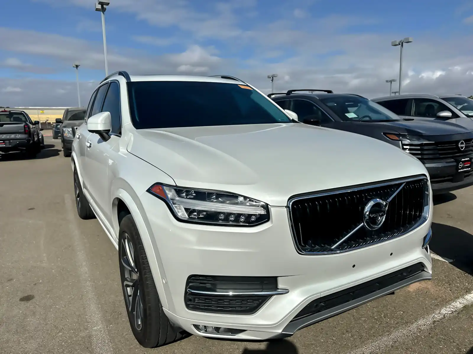 2018 Volvo XC90 T5 FWD Momentum's photo