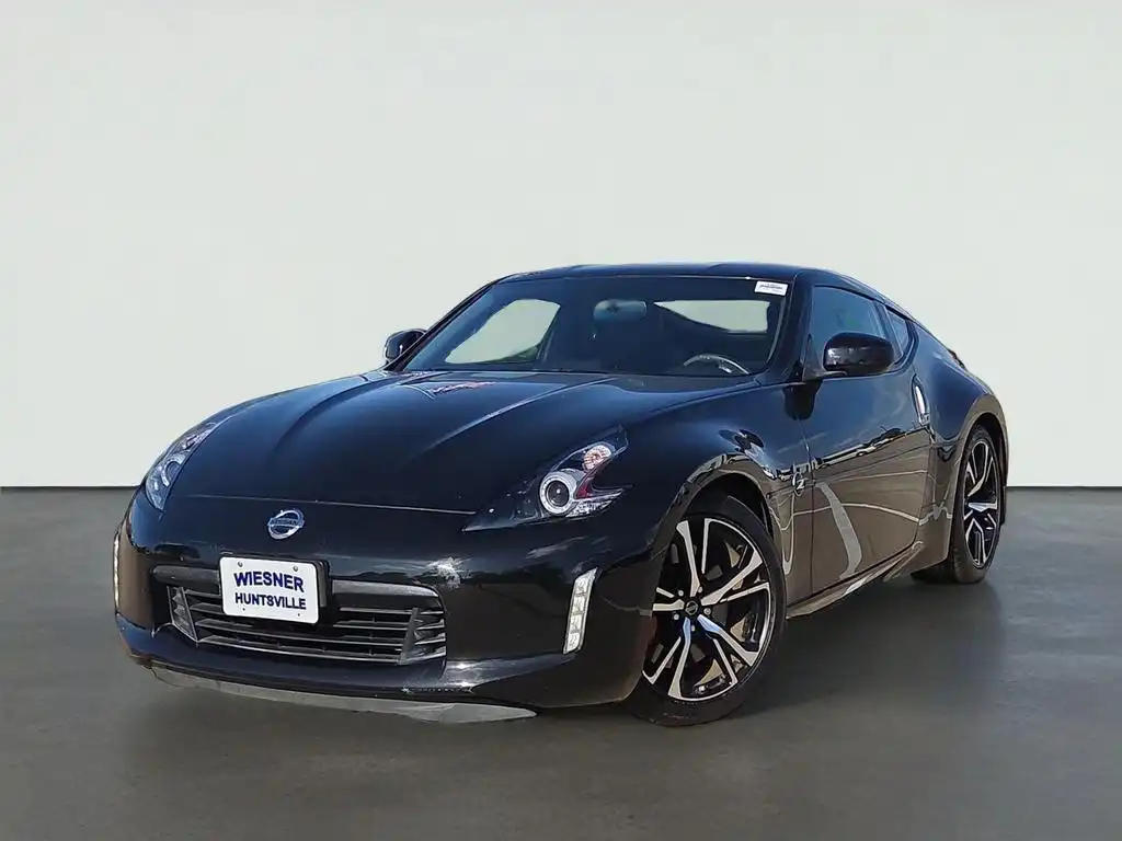 2020 Nissan 370Z Coupe Touring 7AT's photo