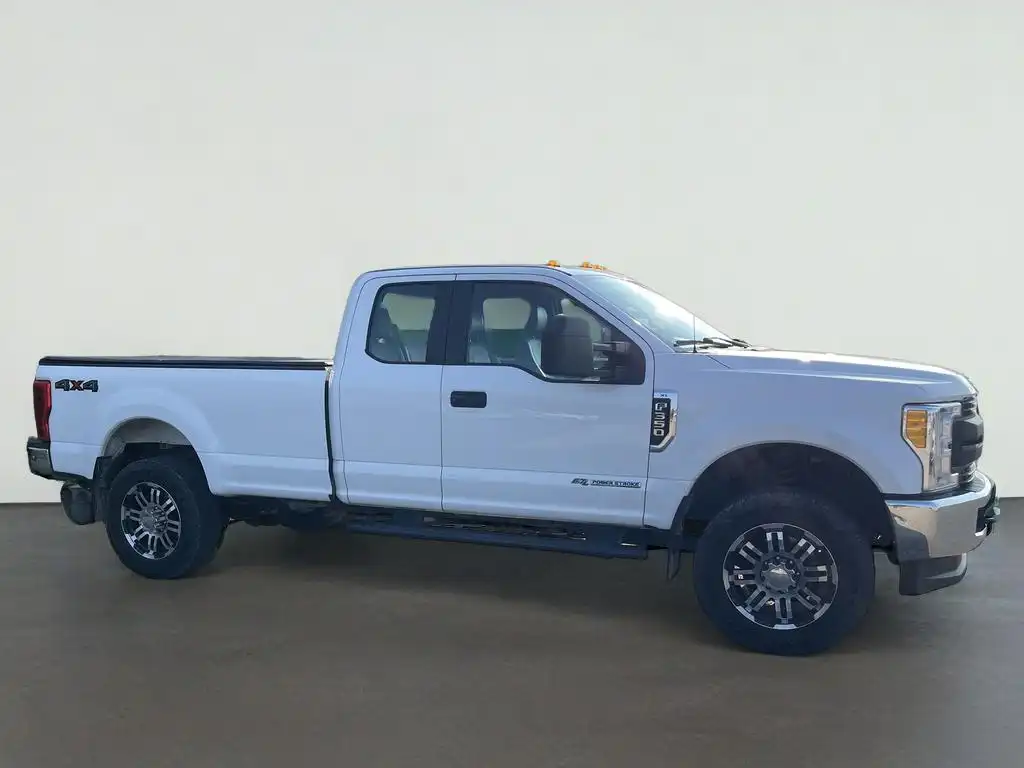 2017 Ford F-350 XL 4x4 SuperCab 6-1/2' Box SRW's photo