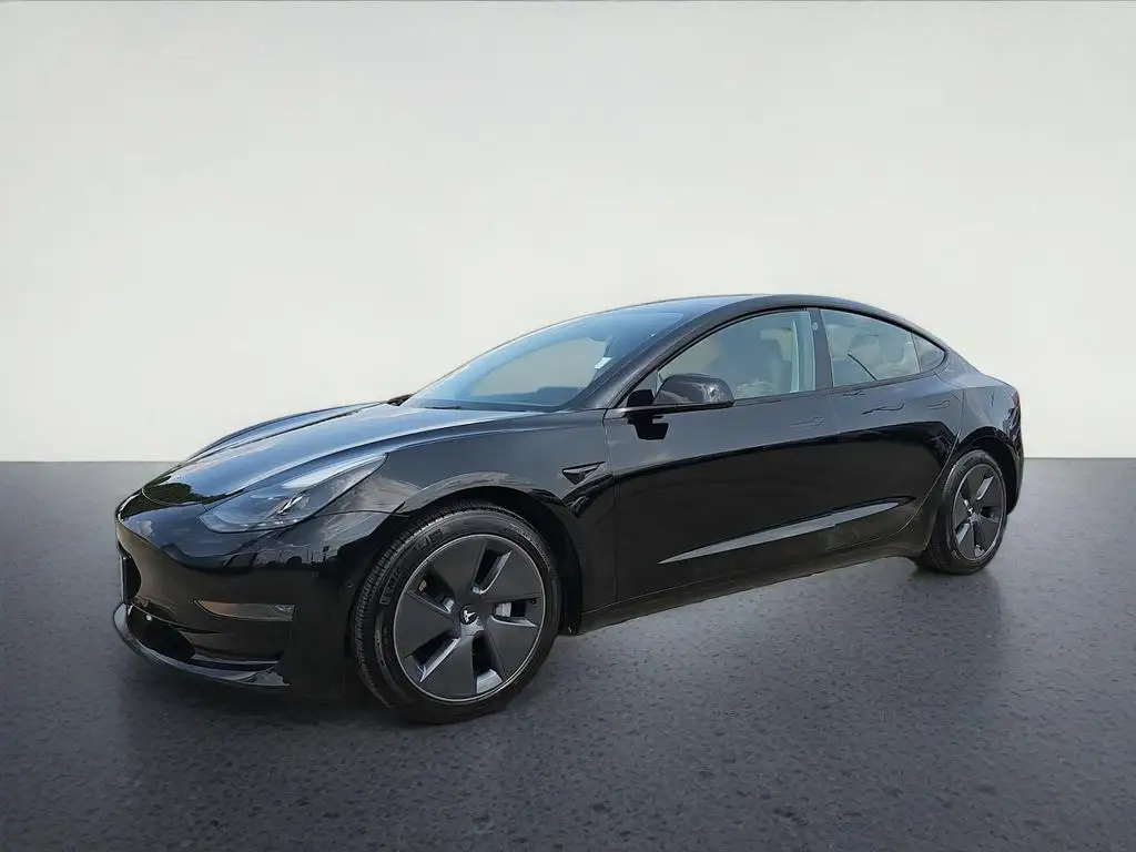 2022 Tesla Model 3 Standard Range Plus photo 1