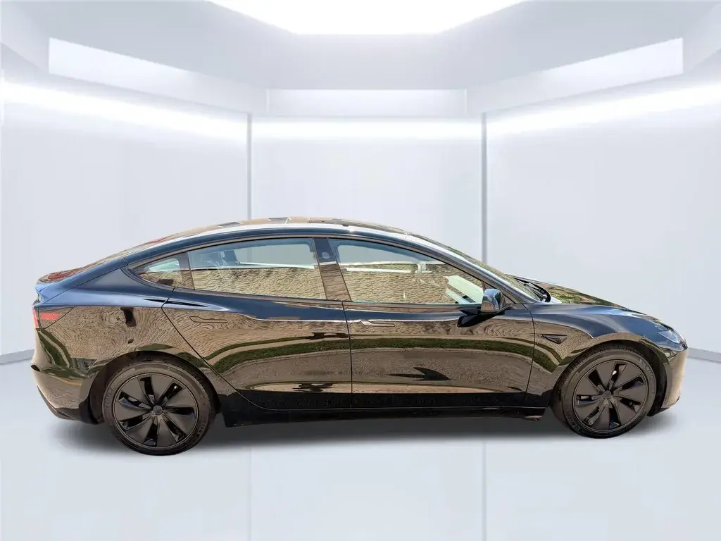 2024 Tesla Model 3 Long Range AWD photo 4