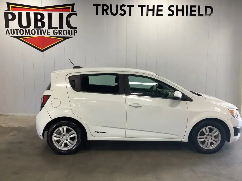 2015 Chevrolet Sonic 5dr LT Automatic's photo