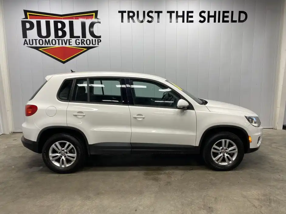2012 Volkswagen Tiguan S auto's photo