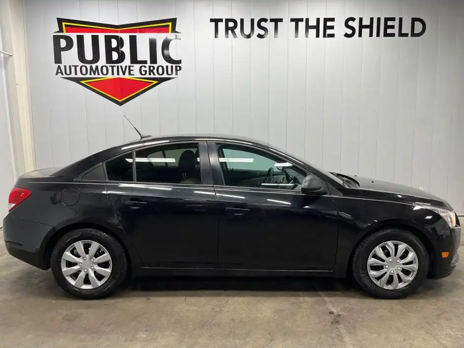 2014 Chevrolet Cruze LS Auto's photo