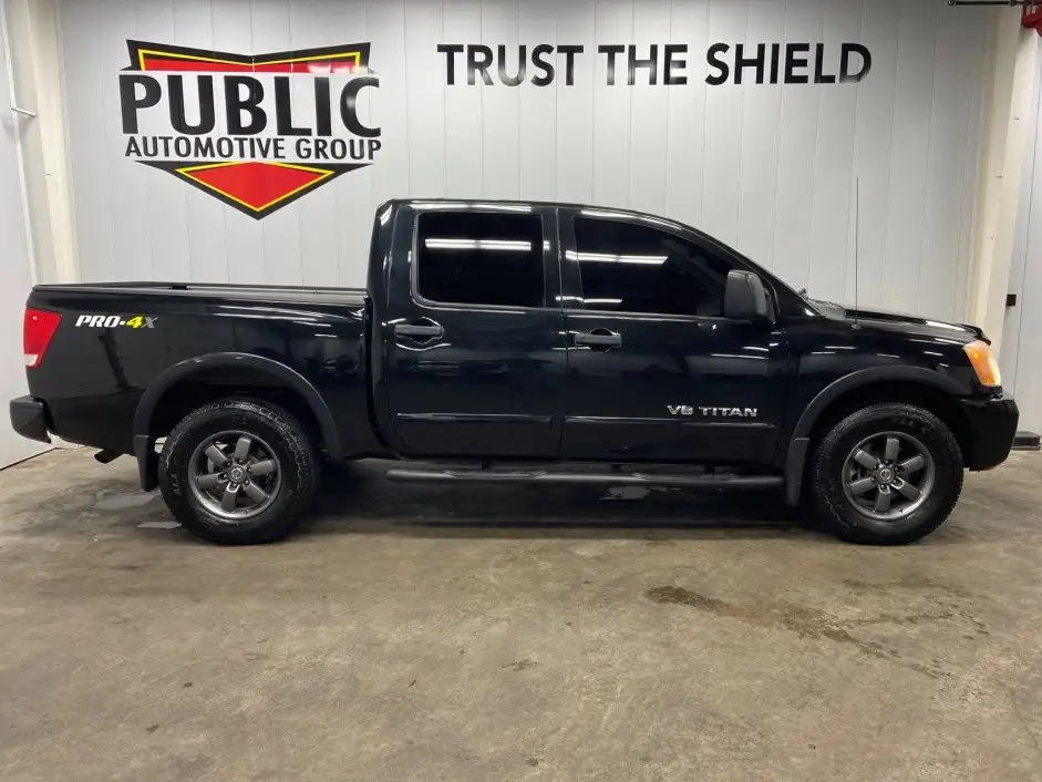 2015 Nissan Titan PRO-4X 4X4 Crew Cab SWB's photo