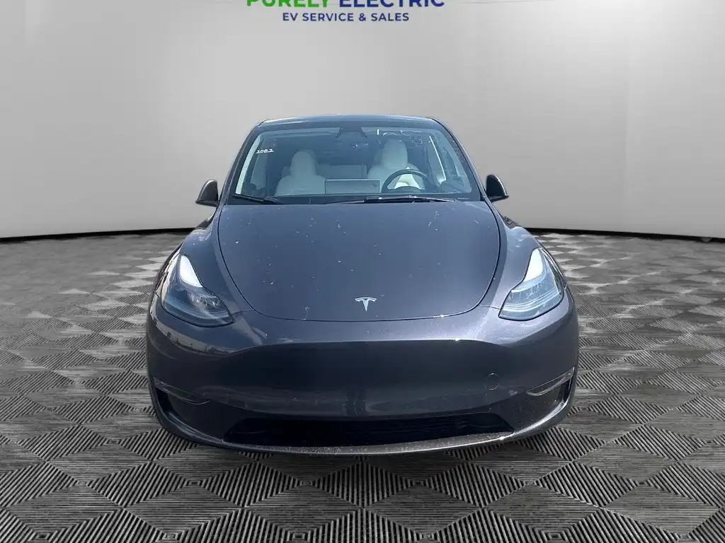 2023 Tesla Model Y Performance Dual Motor All-Wheel Drive's photo