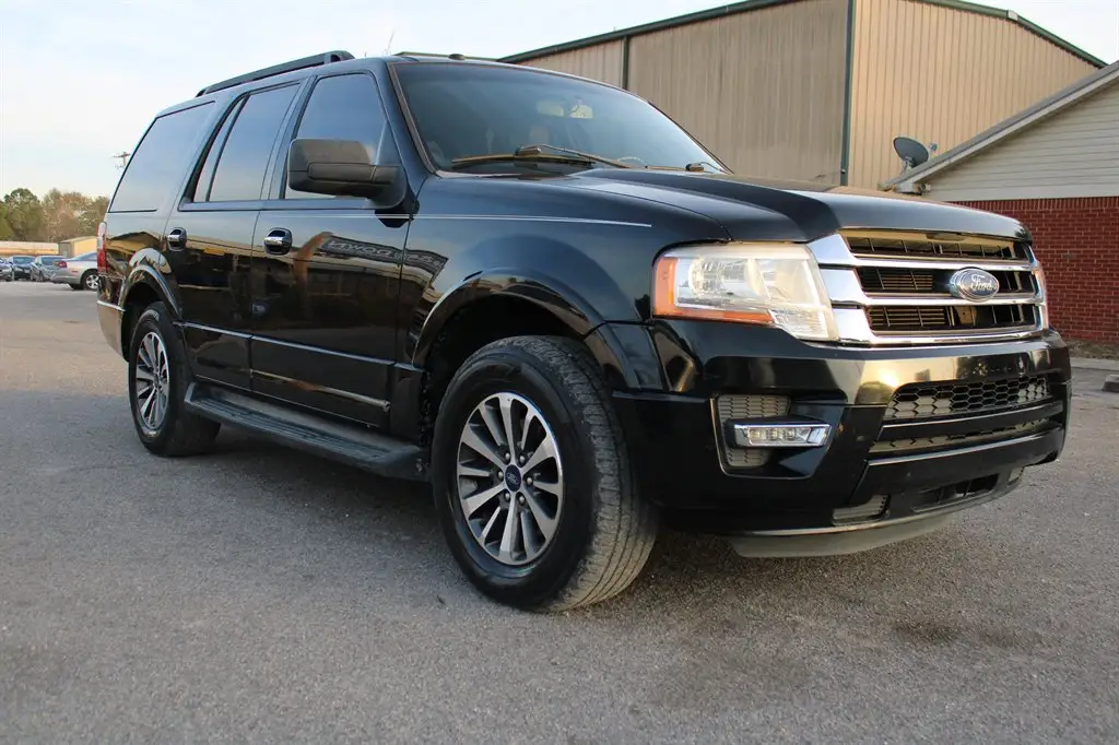 2016 Ford Expedition XLT photo 1