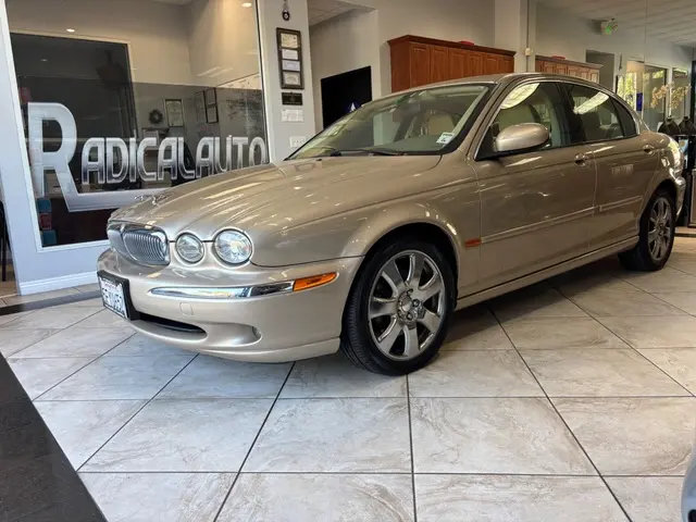 2004 Jaguar X-Type undefined photo 3