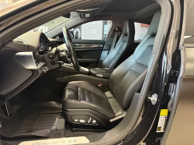 2017 Porsche Panamera 4S photo 5