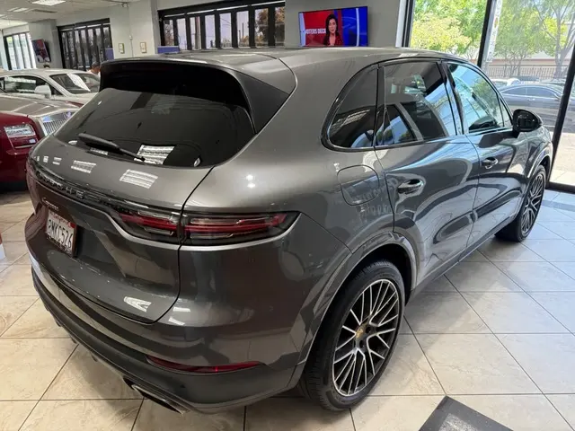 2019 Porsche Cayenne Base photo 5