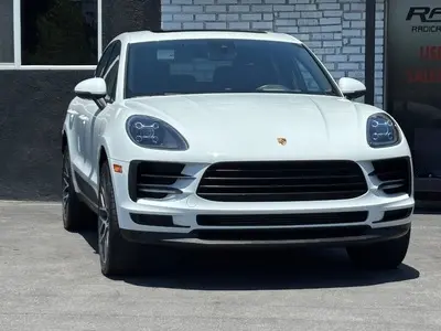 2019 Porsche Macan Base photo 3