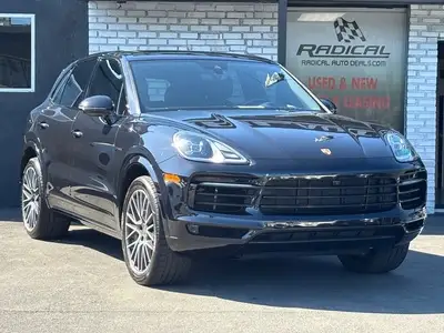 2019 Porsche Cayenne E-Hybrid photo 1