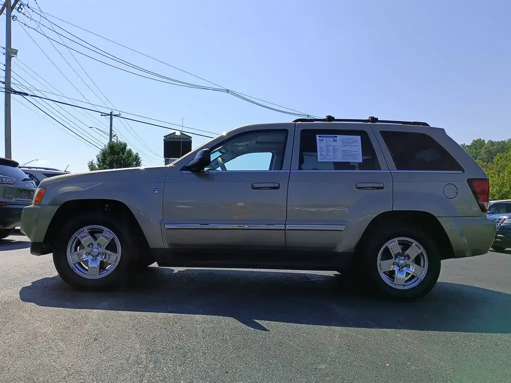 2014 Jeep Grand Cherokee Laredo 4WD's photo