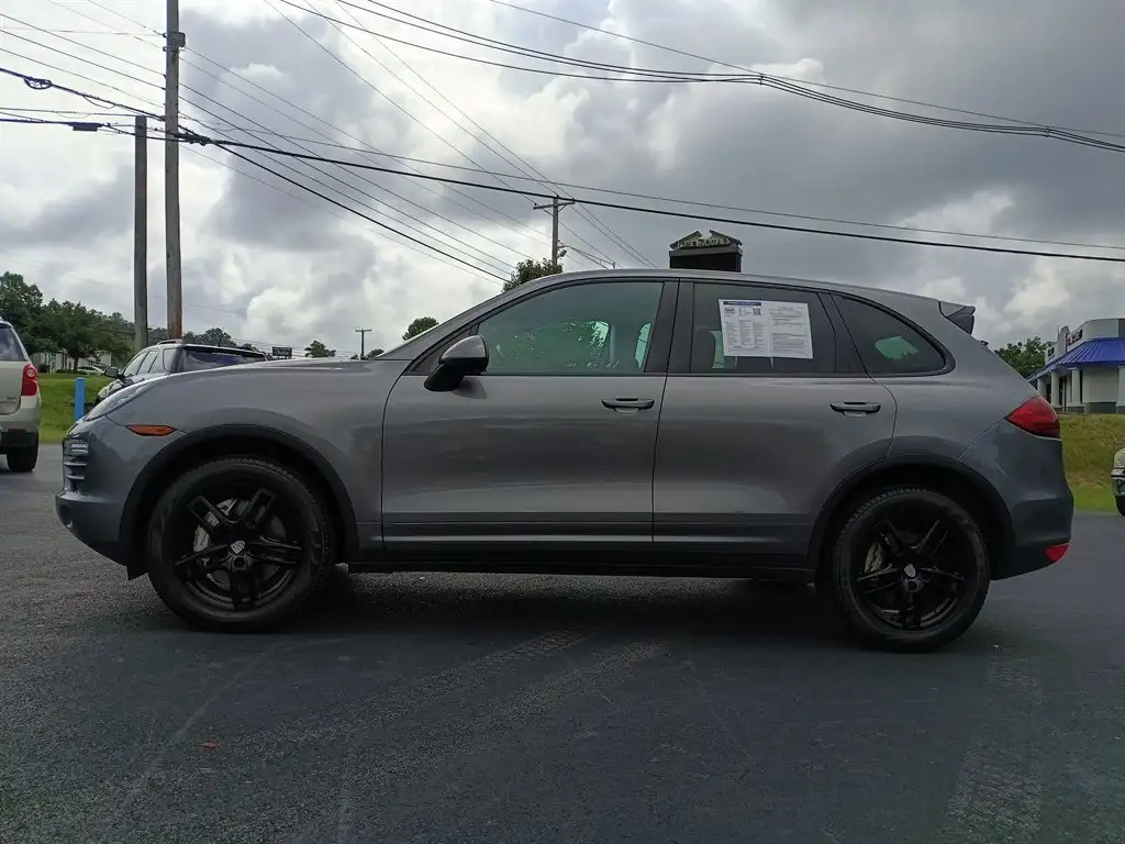 2011 Porsche Cayenne S's photo