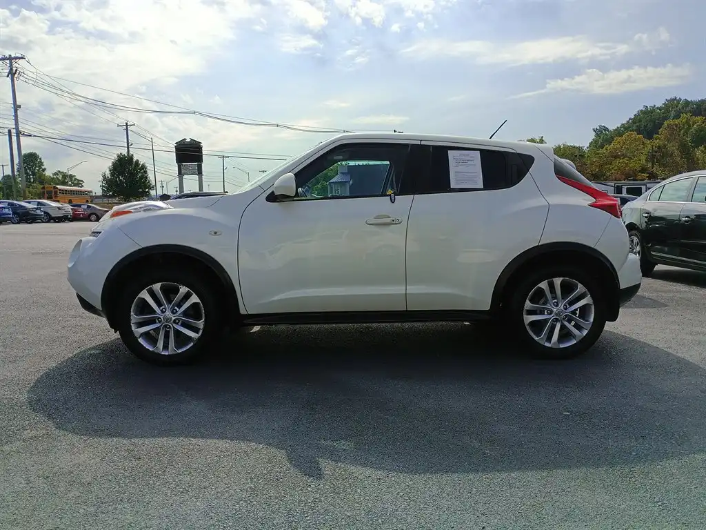 2014 Nissan Juke SV AWD CVT's photo